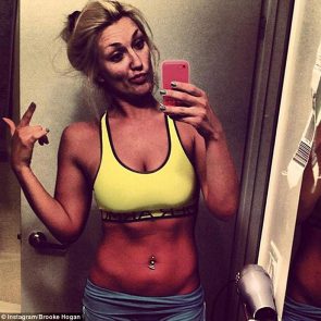 Brooke Hogan sexy selfie