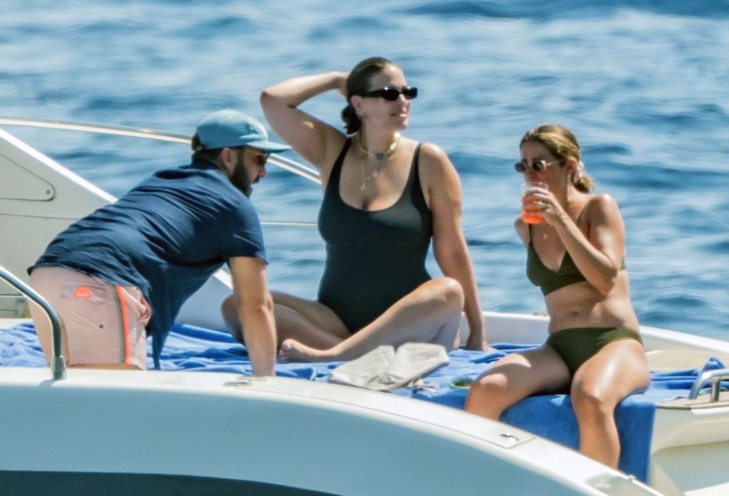 Ashley Graham boobs