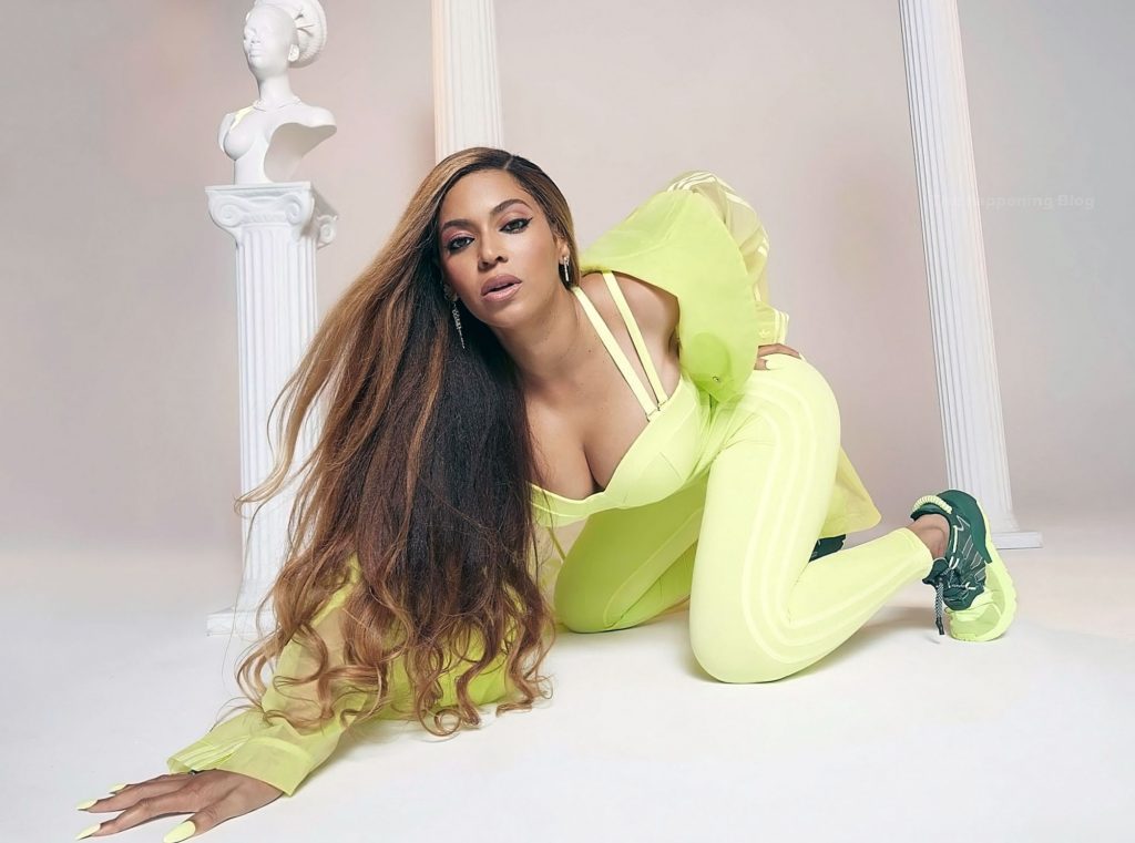 Beyonce tits