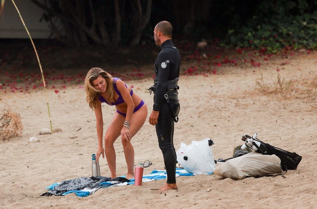 AnnaLynne McCord legs