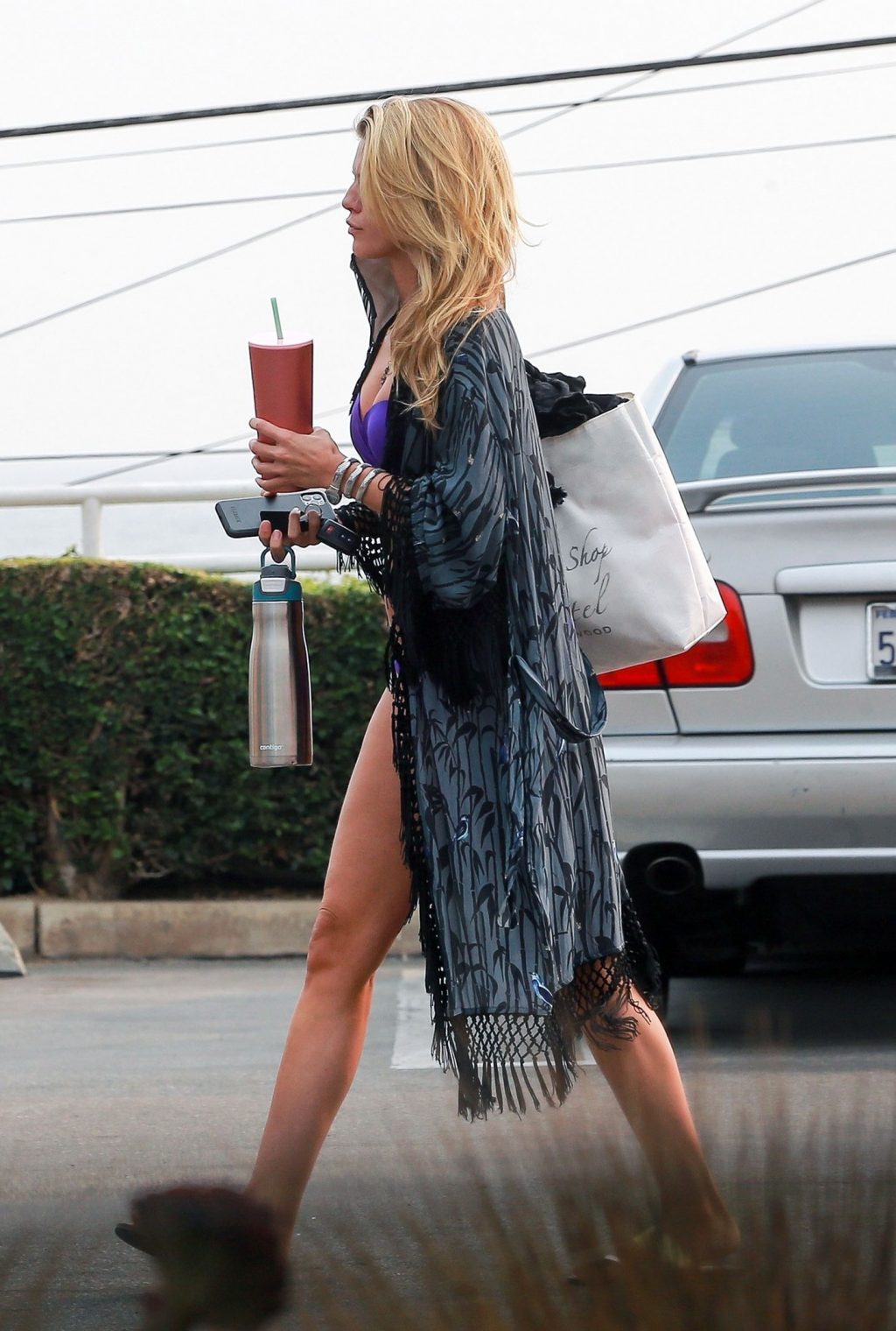 AnnaLynne McCord feet