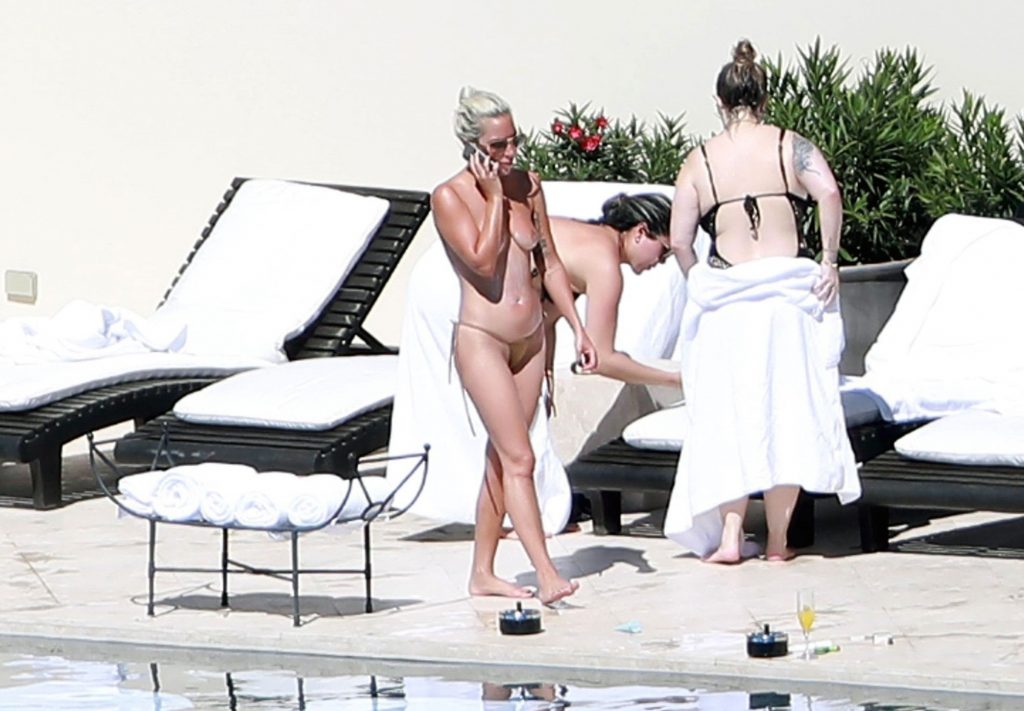 Lady Gaga nude