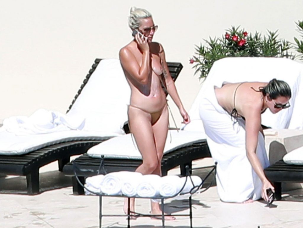 Lady Gaga tits