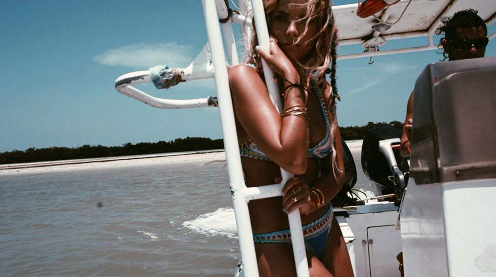 Ashley Benson sexy