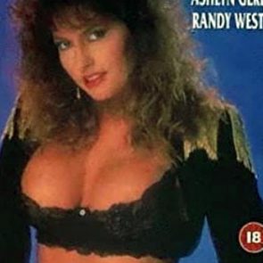 Ashlyn Gere cleavage