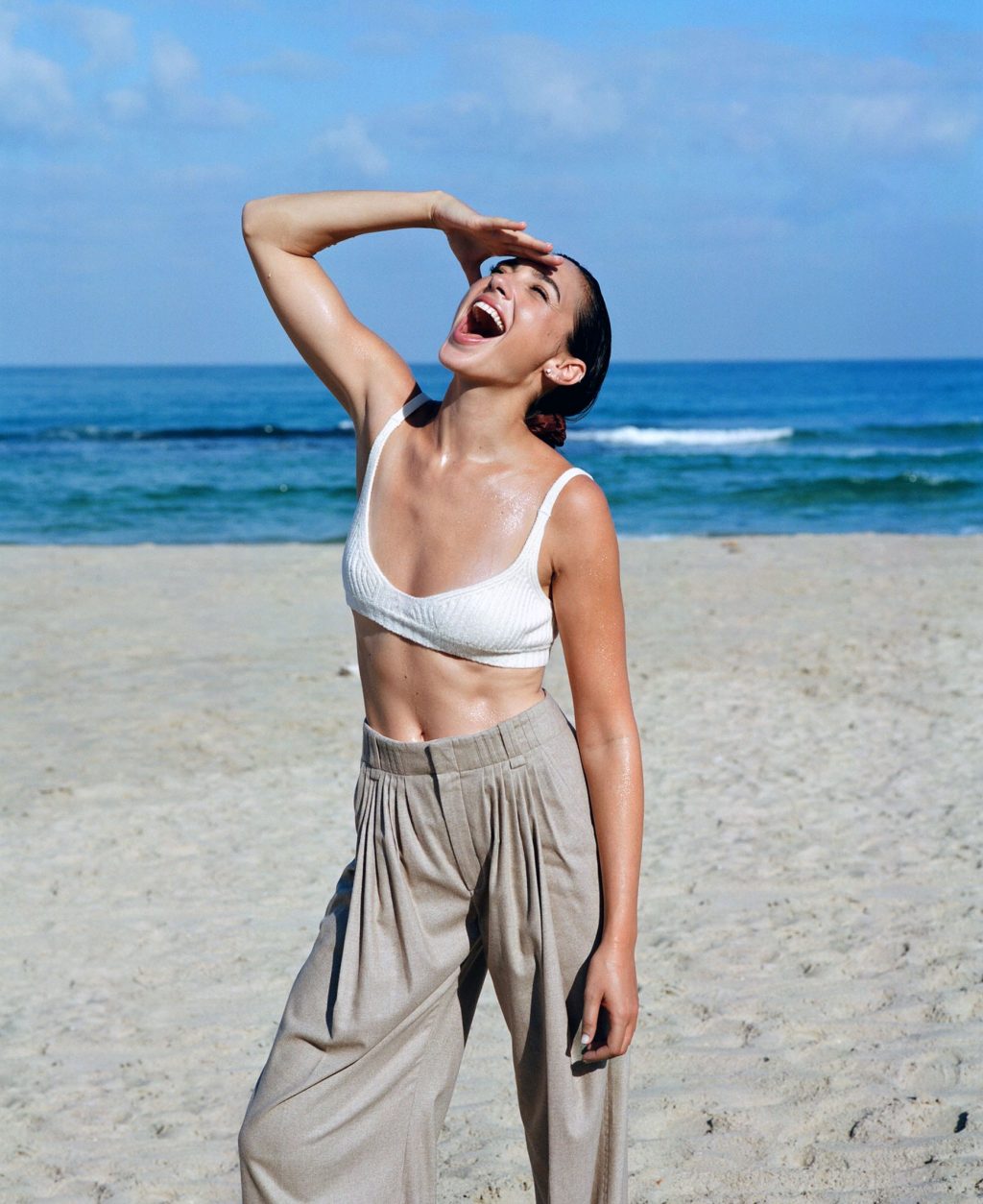 Gal Gadot cleavage