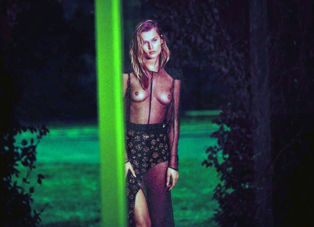 Toni Garrn nipples