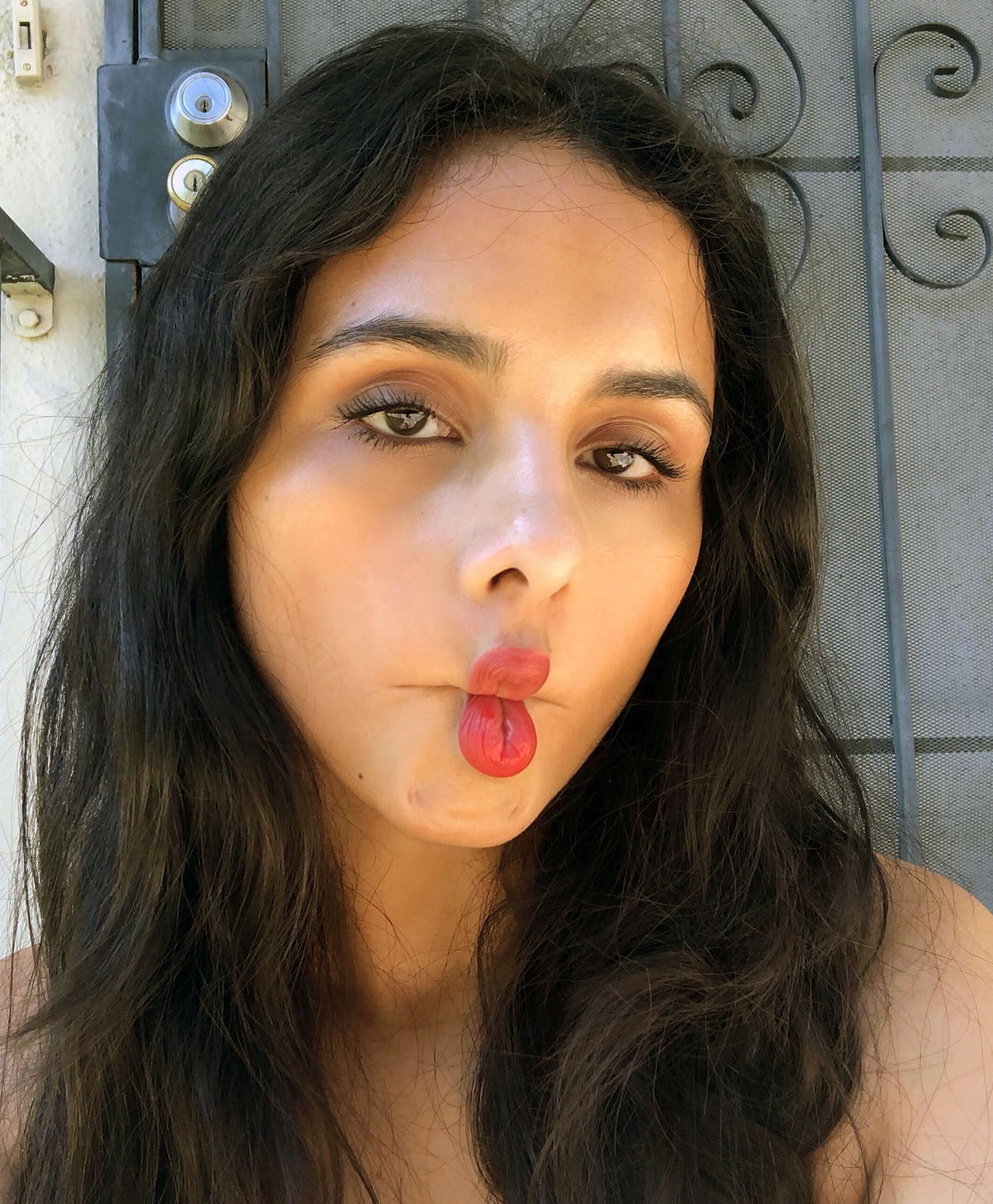 Aparna brielle nackt